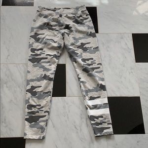 camo leggings